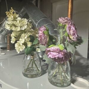Elegant Floral Glass Vase Set / Lilac /  Ranunculus / flowers / home accents